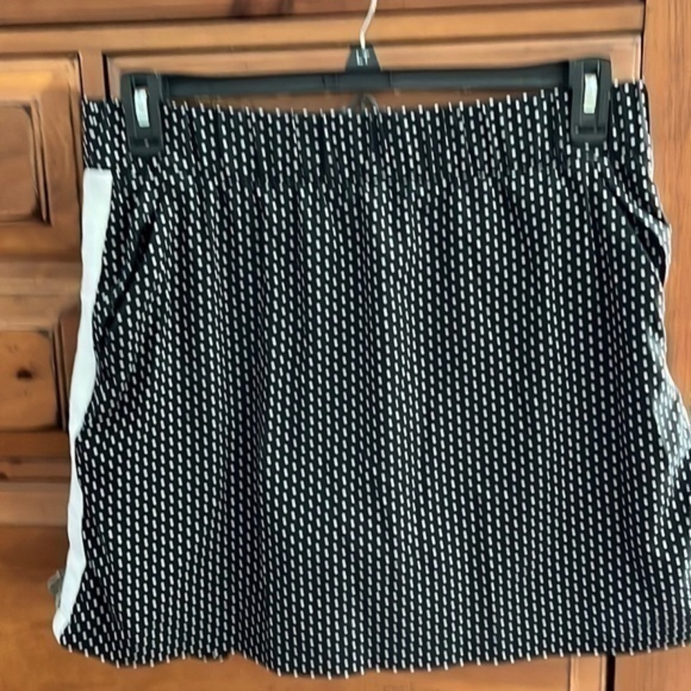 Talbots Women’s Black And White Skort With Pockets Size Large NWOT